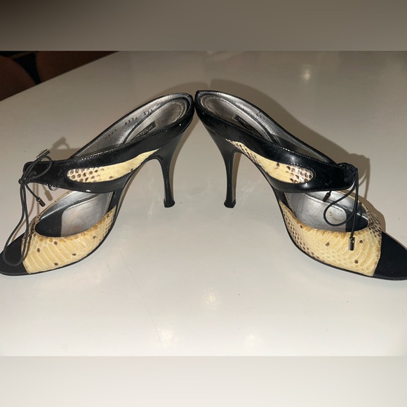 Dolce & Gabbana Black and Tan Snakeskin Reptile Heels Size 37 1/2 - Picture 5 of 8